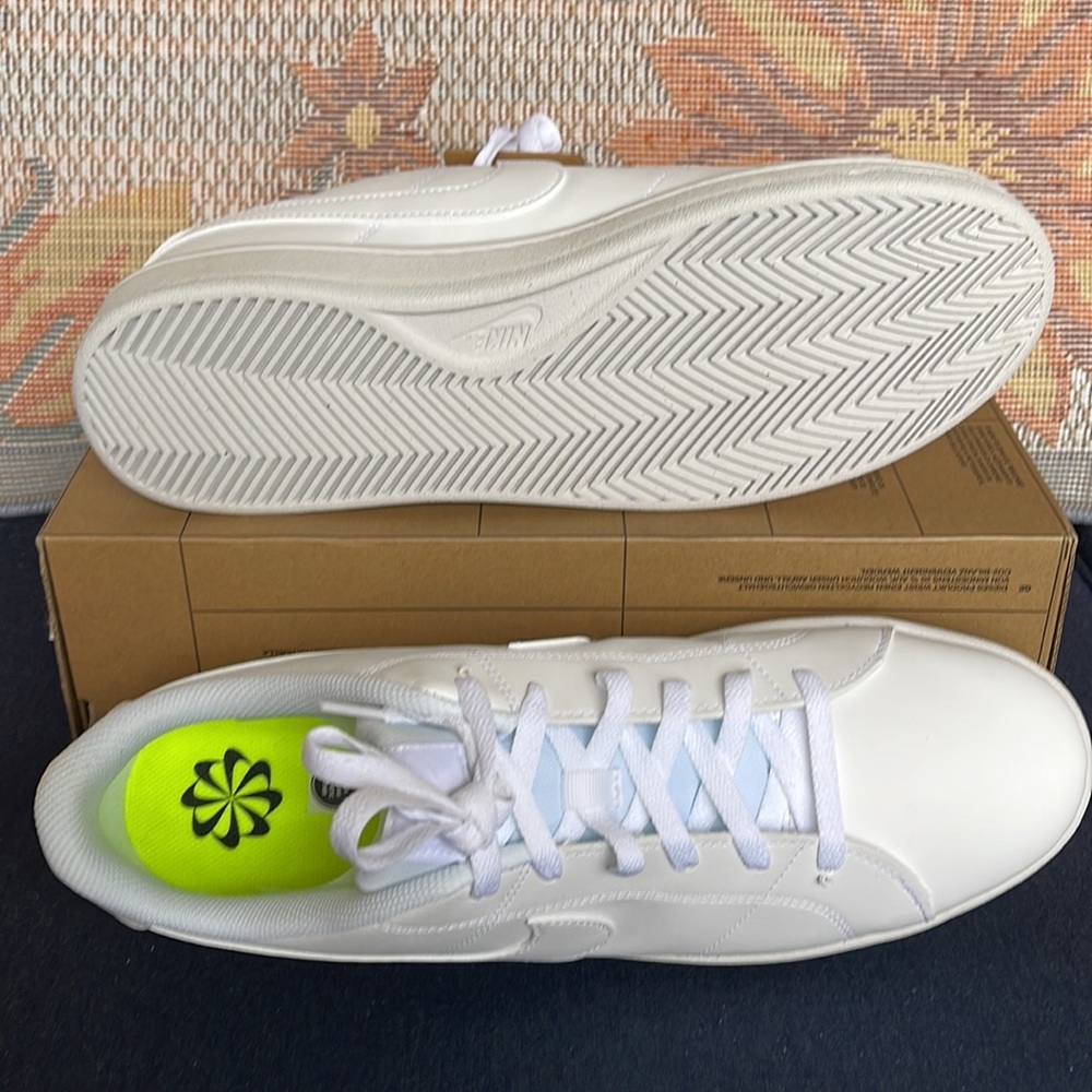 Nike Men’s 2022 Court Royale 2 Next Nature 'Triple
White'
Court Royale - Picture 6 of 16